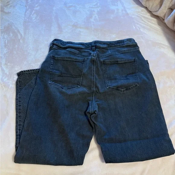 American Eagle Strigid High-Waisted Mom Jean - Picture 2 of 4